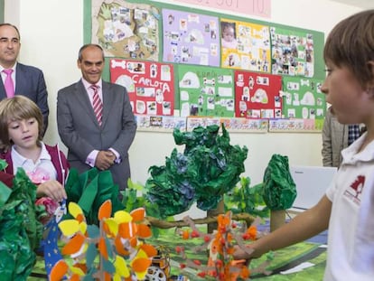 El consejero Rafael Van Grieken visita el colegio p&uacute;blico Santo Domingo. 