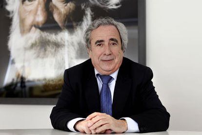 Enrique Cascallana, en su despacho del Ayuntamiento de Alcorcón.