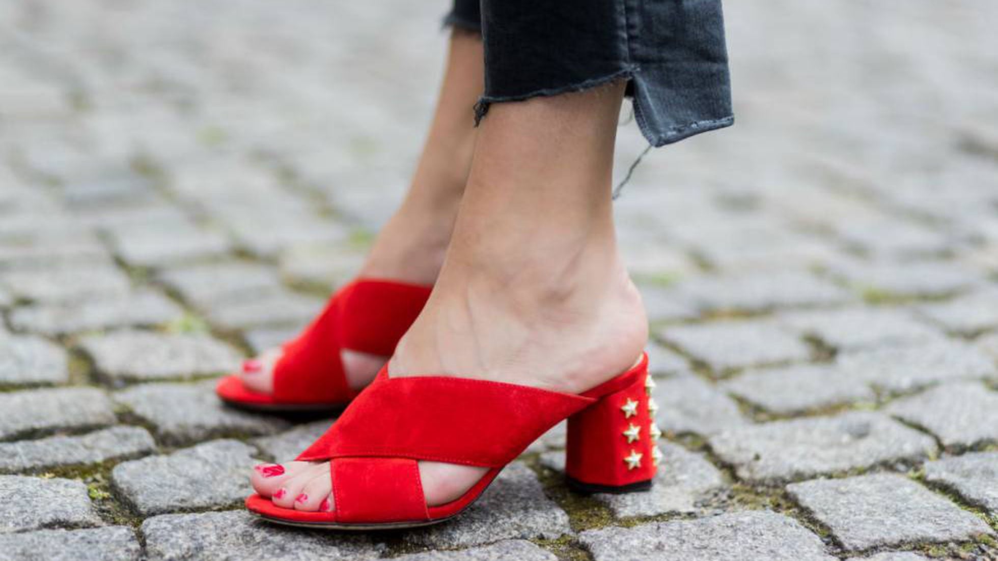 derrocamiento Haz un esfuerzo A tientas La era de las sandalias cómodas: 12 tendencias para llevar este verano |  Escaparate | EL PAÍS