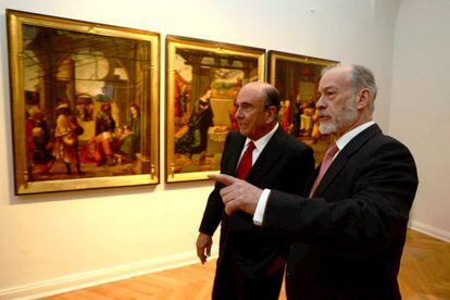 El presidente de Banco Santander, Emilio Botín, y el comisario de la exposición, José Manuel Cruz Valdovinos, en la apertura de la muestra.