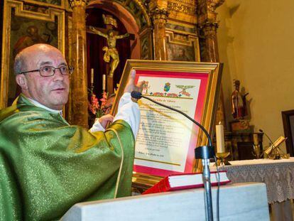 José Manuel Ramos, durante un homenaje que recibió en la parroquia de Tábara (Zamora). En vídeo, condenado por abusos a menores un cura de Astorga.