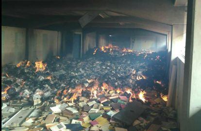 Imagen de un incendio en la Universidad de Oriente de Venezuela.