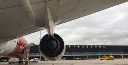 Avión de Norwegian en el aeropuerto de Barcelona.