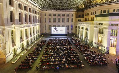 Público asistente a una sesión de Cibeles de Cine en CentroCentro.