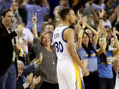 Curry, tras uno de sus 13 triples ante Nueva Orleans.