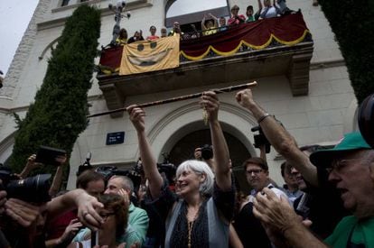 La alcaldesa de Badalona, Dolors Sabaté, el día de su toma de posesión en sustitución de Xavier García Albiol.