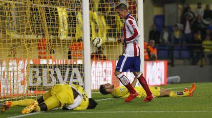 Torres marca el gol decisivo del partido.