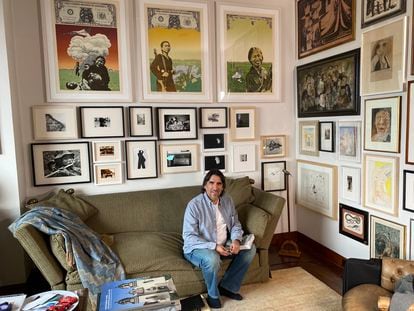 El coleccionista de arte José Darío Gutiérrez en su casa.
