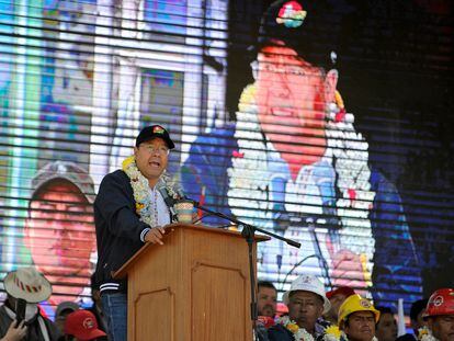 El presidente de Bolivia, Luis Arce, pronuncia un discurso durante las celebraciones del Día Internacional de los Trabajadores, en La Paz el pasado 1 de mayo.