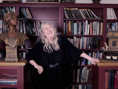 Mary Beard en su estudio de Cambridge.