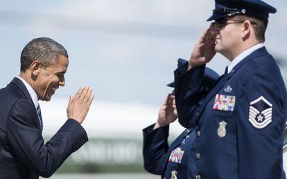 El presidente Obama sube abordo del Air Force One camino de Nueva York.