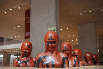 <b>Tesoros prehispánicos</b>. El Museo Nacional de Perú, que albergará más de 36.000 piezas de civilizaciones precolombinas en Pachacamac (al sur de Lima), se inaugurará en 2024, pero con motivo del bicentenario de la independencia del país ofrece hasta finales de año cuatro exposiciones sobre la cultura peruana. Más información: <a href="https://muna.cultura.pe/" target="_blank">muna.cultura.pe</a>