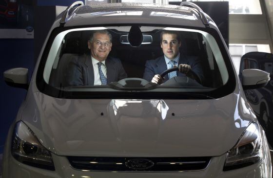 Guillermo Jönas conduce al consejero delegado de Ford, José Manuel Machado
