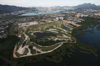 Imagen a&eacute;rea de la construcci&oacute;n del campo de golf del barrio de Barra de Tijuca, en R&iacute;o de Janeiro. 