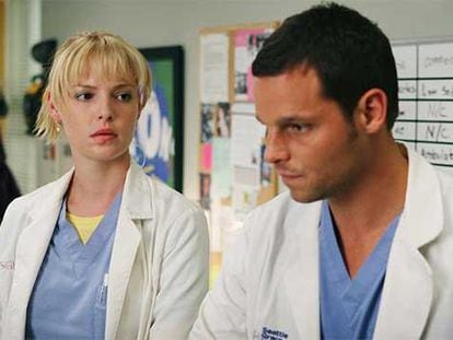 Katherine Heigl (izquierda) y Justin Chambers, dos de los intérpretes de <i>Anatomía de Grey.</i>