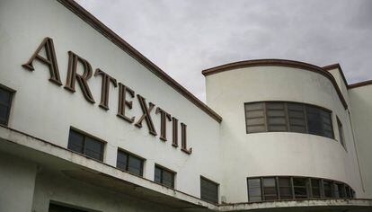 Fachada de la fábrica Artèxtil, en Sabadell.