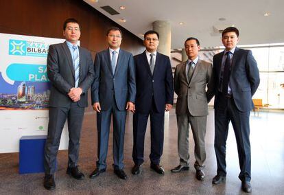 Representantes del Gobierno de Kazajist&aacute;n que han acudido este jueves a Bilbao.