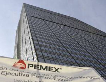 Vista de la Torre Corporativa de Petróleos Mexicanos (PEMEX), ubicada en Ciudad de México. EFE/Archivo