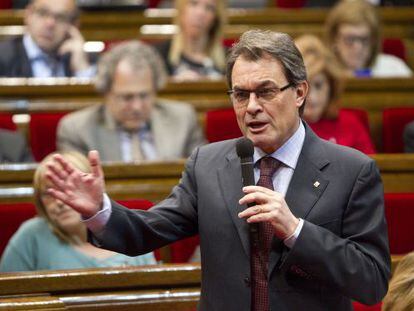 Artur Mas, durante la sesión de control en el Parlament.