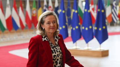 La vicepresidenta primera y ministra de Economía, Nadia Calviño, a su llegada a la reunión del Eurogrupo de ministros de Finanzas.
