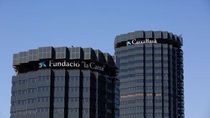 Fachada de la sede central de CaixaBank en la Avenida Diagonal de Barcelona.