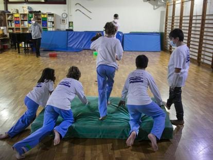Actividades extraescolares en una escuela de Barcelona.