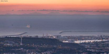 Imagen de la Serra de Tramuntana desde Barcelona.