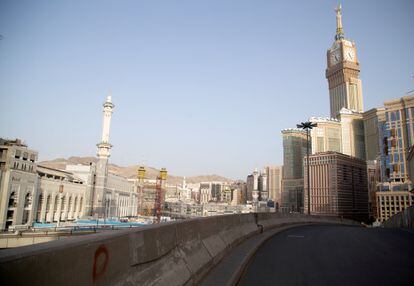 Una carretera de La Meca, desierta el 2 de abril 