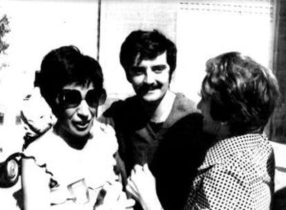 Miguel Ángel Apalategui, Apala, tras ser excarcelado en Aix-en-Provence en 1977.