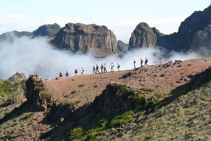 Excursión al pico Ruivo (1.862 metros), en el macizo central de la portuguesa isla de Madeira.