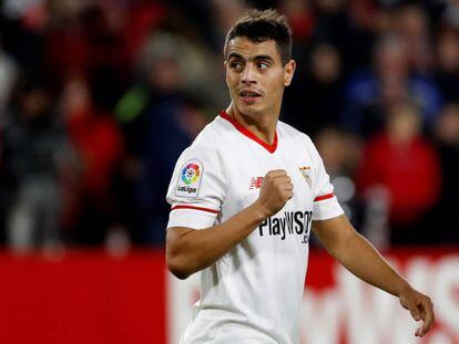 Ben Yedder celebrando un gol con la camiseta del Sevilla.