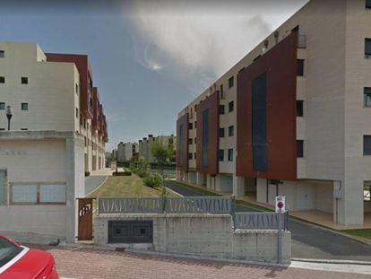 Vista de la calle Antonio de la Dehesa, en Santander, donde ha muerto tiroteado un hombre este martes.
