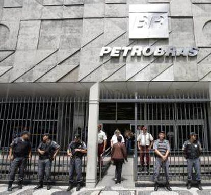La mayor oferta, de 15,2 millones de reales (unos 6,9 millones de dólares), fue realizada por Petrobras por una concesión en la cuenca del Recóncavo. EFE/Archivo