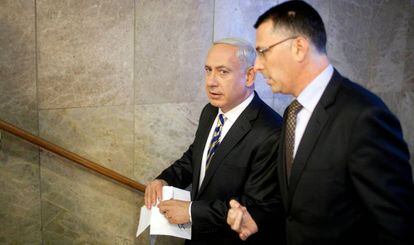 El primer ministro israelí, Benjamín Netanyahu y el entonces ministro de Educación, Gideon Saar, en 2012 en Jerusalén.