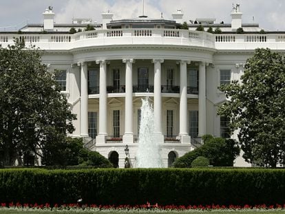 Exterior sur de la Casa Blanca, en Washington. Es tal vez el edificio gubernamental más famoso del mundo.
