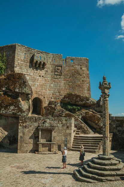 El castillo de la villa medieval de Sortelha (Portugal).