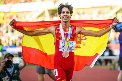 El murciano logró la segunda medalla española, después del bronce del vallista Asier Martínez en los 110 metros. Remontó en la recta final de la prueba de 1.500 metros, con un tiempo de 3:29.90, su mejor marca de la temporada.
