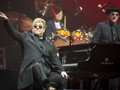 Elton John en su concierto en Barcelona.