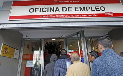 Entrada de una oficina de empleo en Madrid.