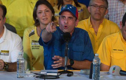 Capriles, durante una rueda de prensa.