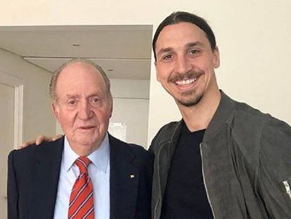 Don Juan Carlos y Zlatan Ibrahimovic, en la foto publicada por el futbolista en su Instagram.