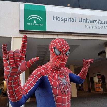 El Spiderman que acudía al Hospital del Mar de Cádiz, Manuel Márquez.