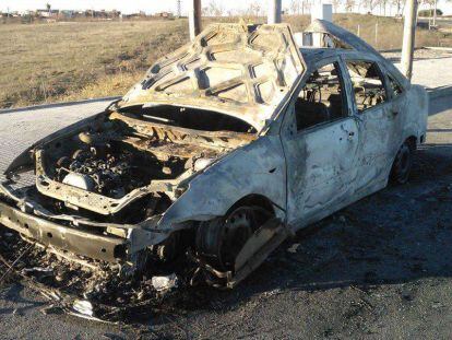 Coche incendiado en Navalcarnero.