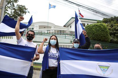 Manifestación de ciudadanos nicaragüenses en Costa Rica frente a la Corte Interamericana de Derechos Humanos.