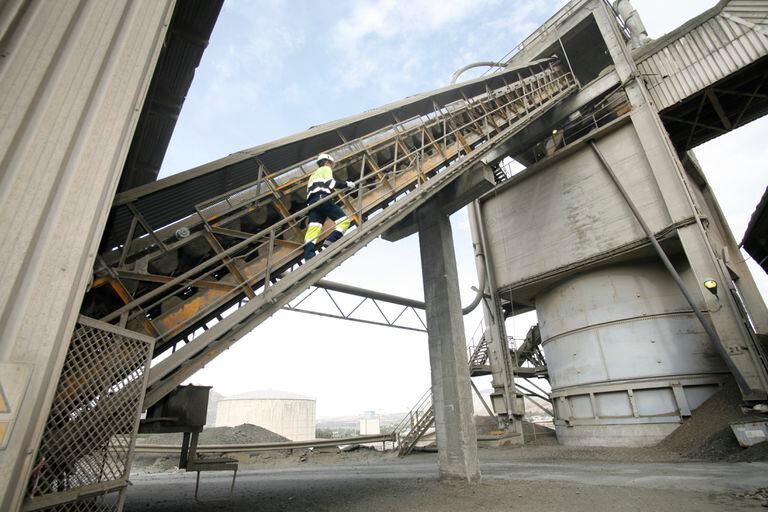 Fábrica de cemento. OFICEMEN