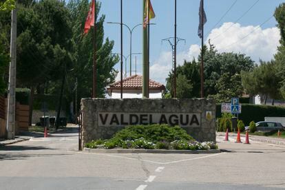 Entrada a la urbanización Valdelagua en San Agustín de Guadalix (Madrid). 