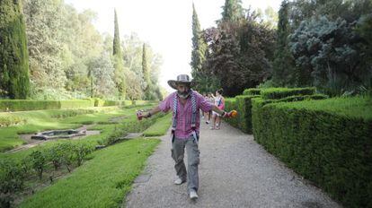 Sánchez Gordillo, en los jardines del palacio de Moratalla.