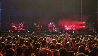 Imagen del escenario vacío tras la cancelación del concierto de Massive Attack.