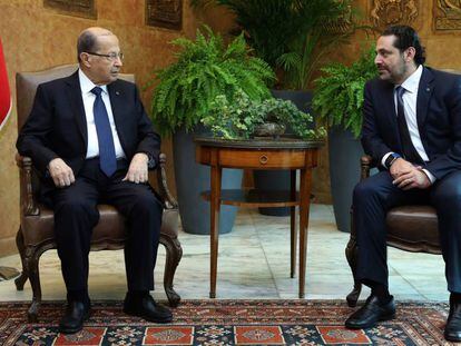 El presidente de Líbano, Michel Aoun, (izquierda) y el primer ministro, Saad Hariri, en 2017 en Beirut.