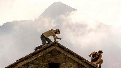 Imagen de la película 'Las ocho montañas', de Felix Van Groeningen y Charlotte Vandermeersch.